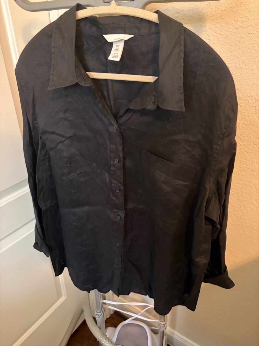 H&M Black Long-Sleeve Button Down Shirt